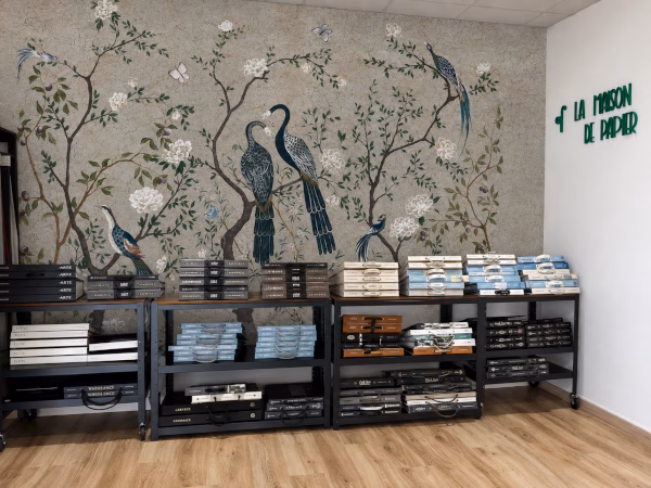 Exposicion de catalogos de papel pintado en Malaga Exposicion de catalogos de papel pintado en Malaga